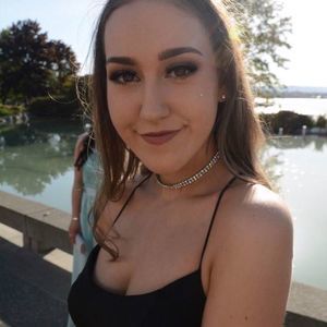 Meet your Posher, Isabella